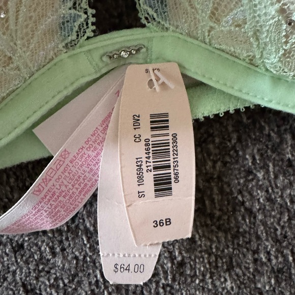 Brand New Victoria's Secret Mint Lace Bra Size 36B - Picture 2 of 4